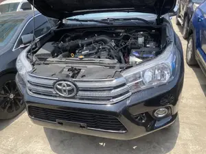 Toyota Hilux SR 4x4 2018 Black