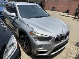 BMW X1 xDrive28i AWD 2016 Gray