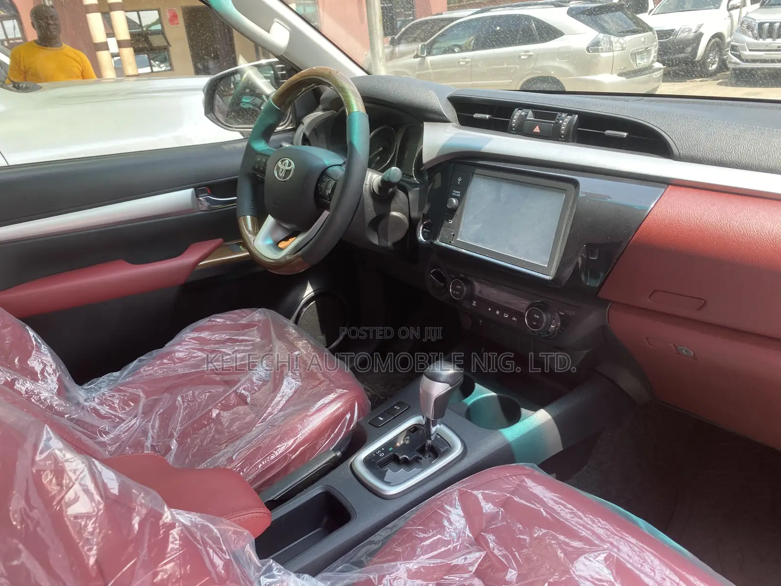 Toyota Hilux 2023 White