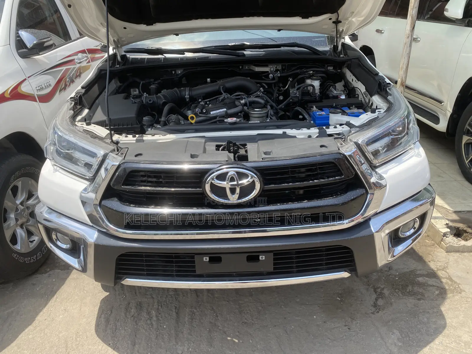 Toyota Hilux 2023 White