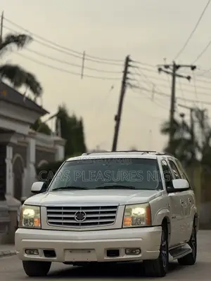 Cadillac Escalade 2005 White