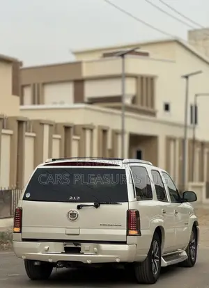 Cadillac Escalade 2005 White