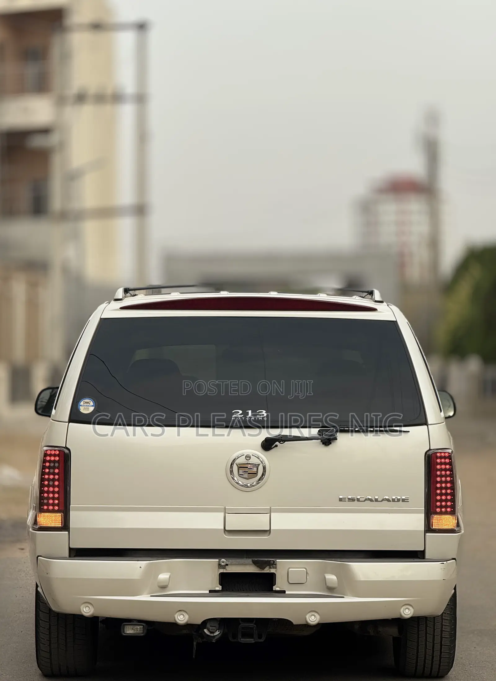 Cadillac Escalade 2005 White