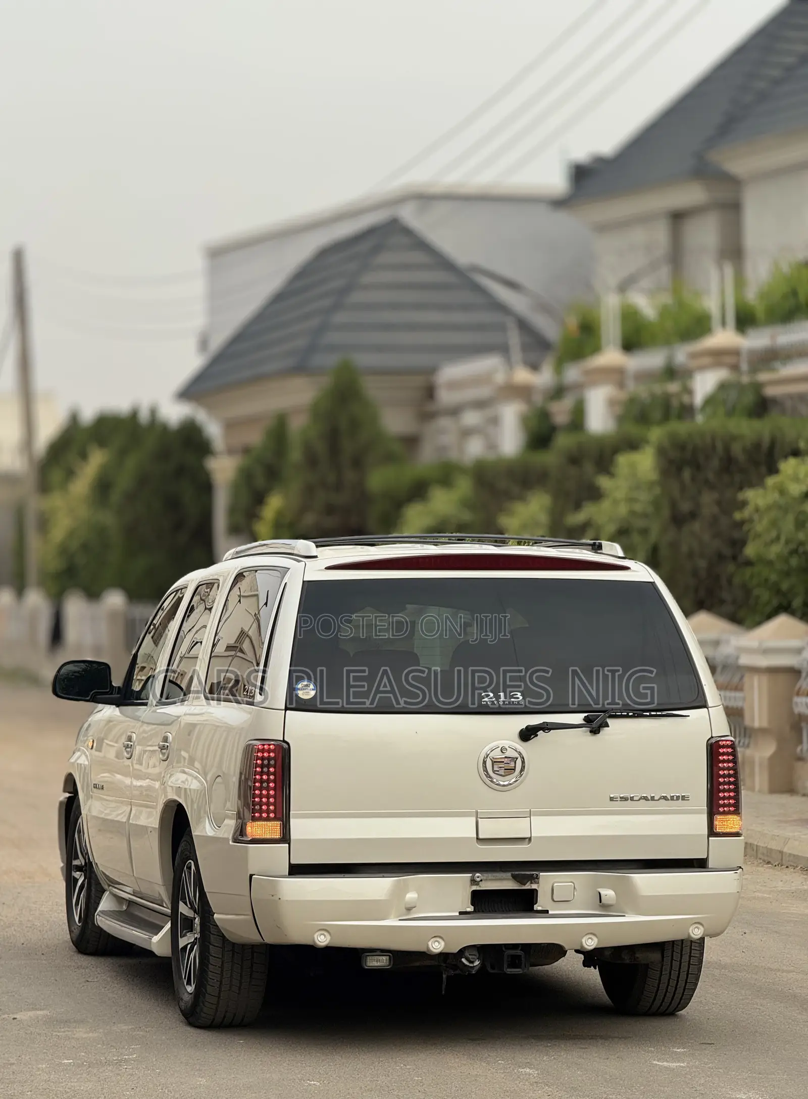 Cadillac Escalade 2005 White