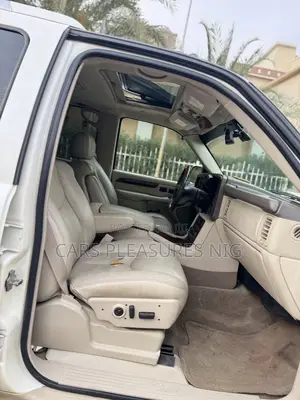 Cadillac Escalade 2005 White