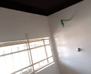 5bdrm Duplex in Allen Avenue for rent
