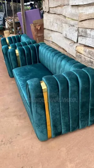 Set of Chair Is Available 550,000
