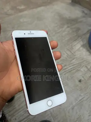Photo - Apple iPhone 8 Plus 64 GB Gold