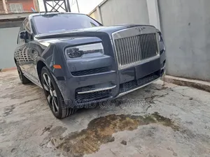 Rolls-Royce Cullinan Base 2020 Gray