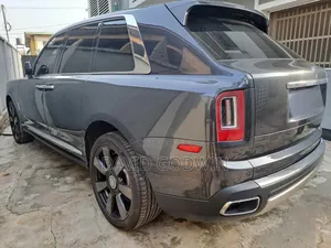 Rolls-Royce Cullinan Base 2020 Gray