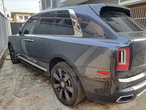 Rolls-Royce Cullinan Base 2020 Gray