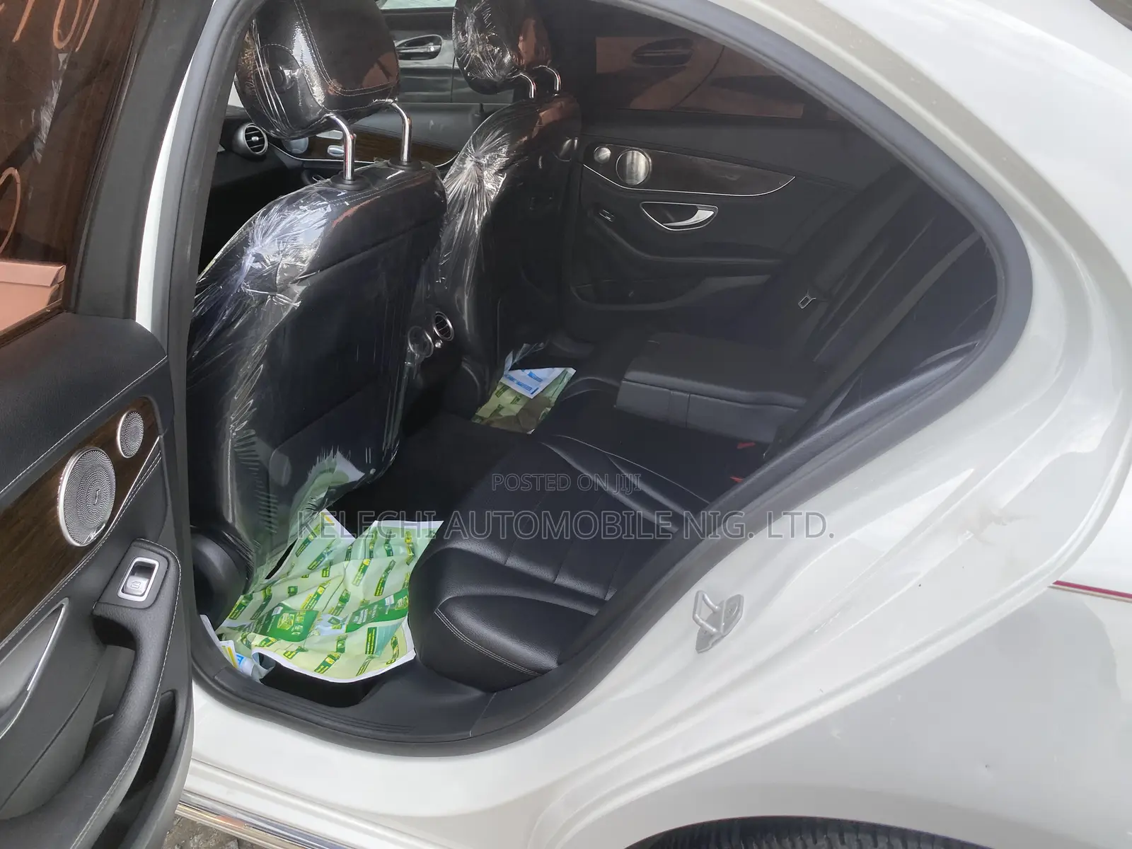 Mercedes-Benz C300 Base AWD 4Matic Sedan (2.0L 4cyl 7A) 2015 White