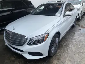 Mercedes-Benz C300 Base AWD 4Matic Sedan (2.0L 4cyl 7A) 2015 White