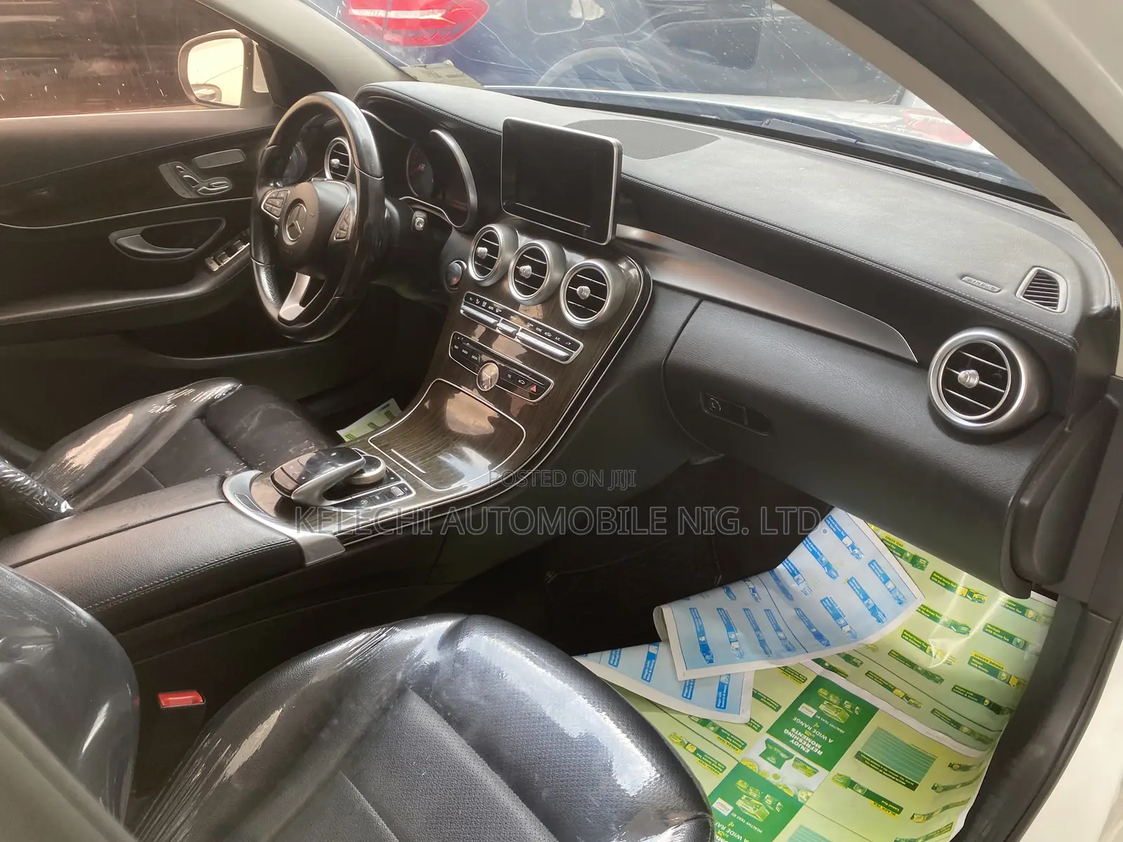 Mercedes-Benz C300 Base AWD 4Matic Sedan (2.0L 4cyl 7A) 2015 White