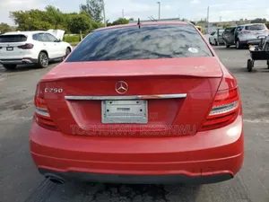 Mercedes-Benz C250 2014 Red