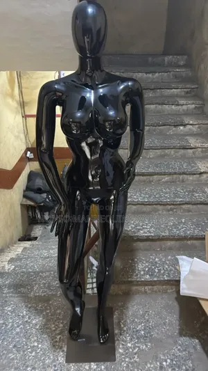 Faceless Glossy Black Size 12 Female Mannequin