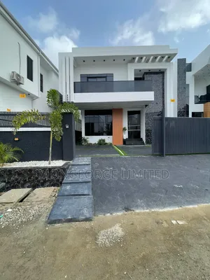 4bdrm Duplex in Chevron for sale
