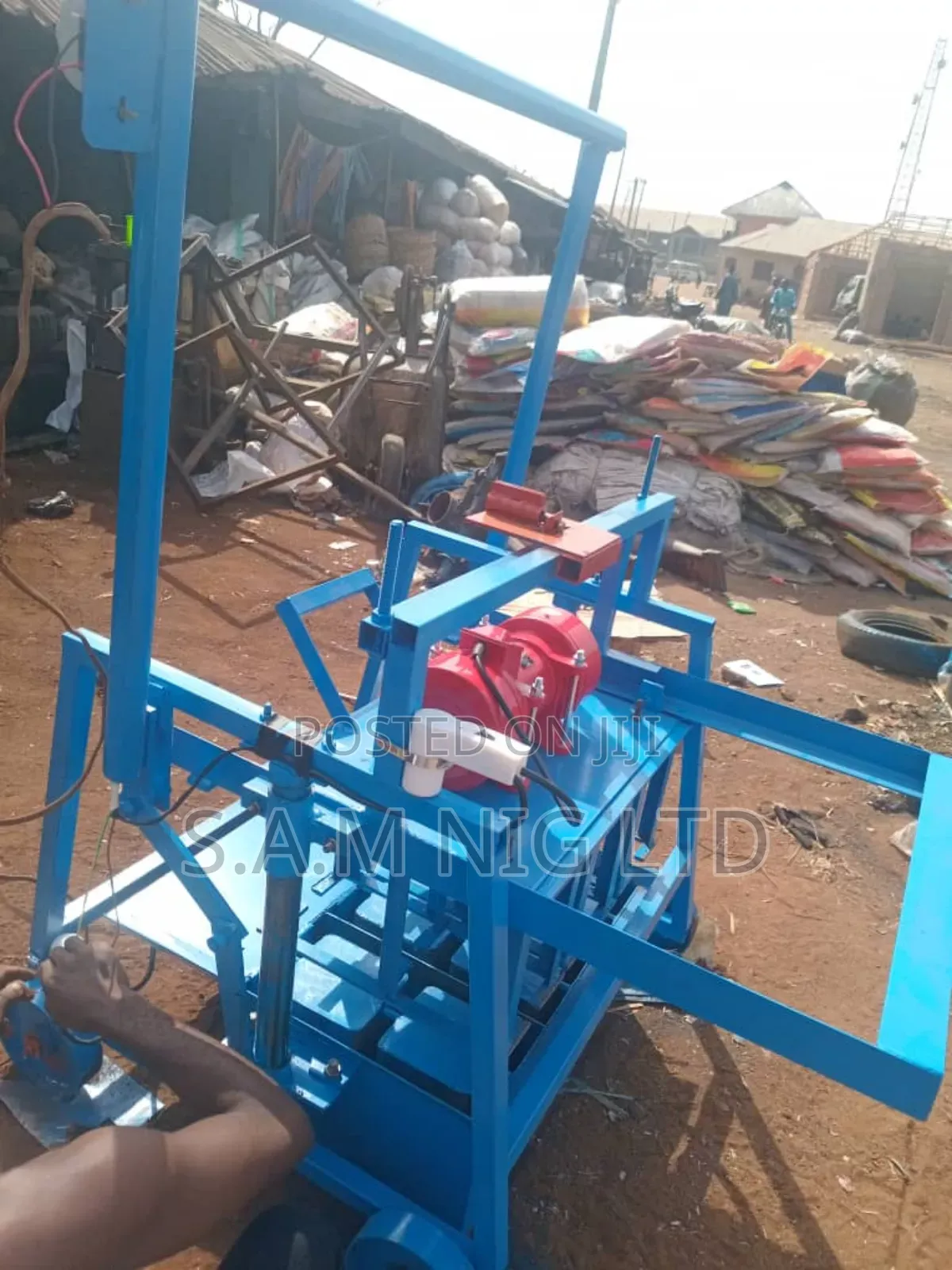 Vibrating Block Machine