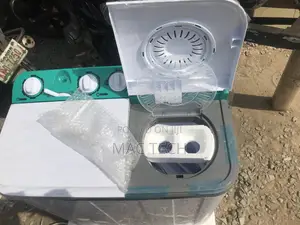 Hisense Twin Tube 7.5kva Washing Machine.