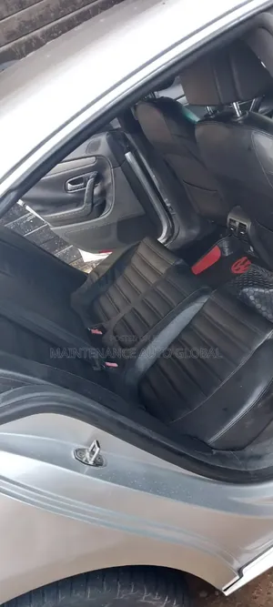 Volkswagen Passat 2014 Silver