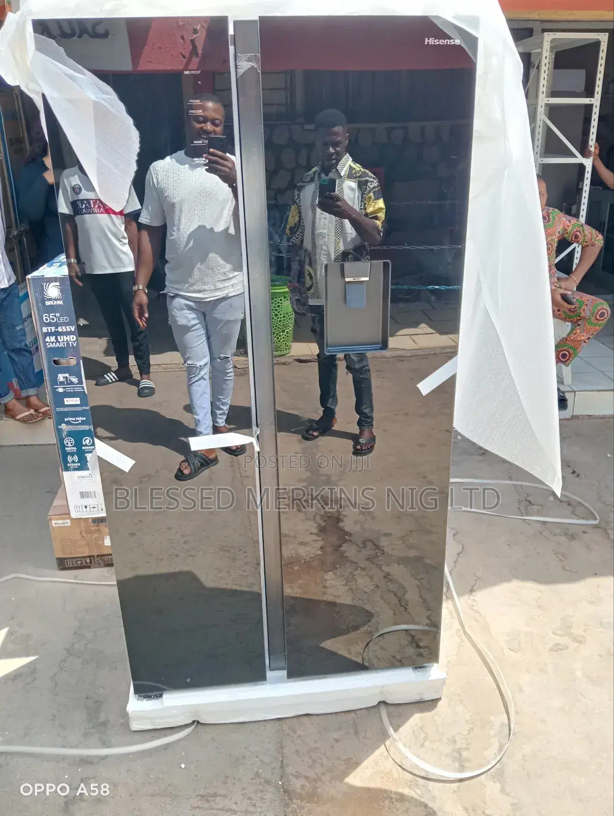Hisense Side by Side Refrigerator Mirror With Dispenser