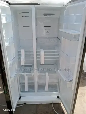 Hisense Side by Side Refrigerator Mirror With Dispenser