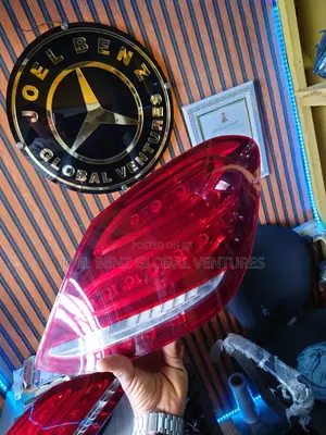 C300 2015 Right Side Back Lights
