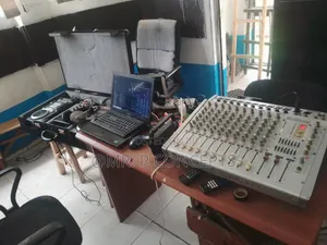 Dj at Mr. P. Concepts
