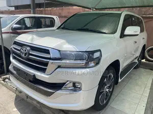 Toyota Land Cruiser 5.7 V8 VX-S 2021 White
