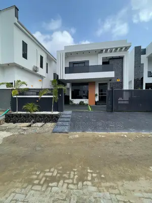 4bdrm Duplex in Chevron for sale