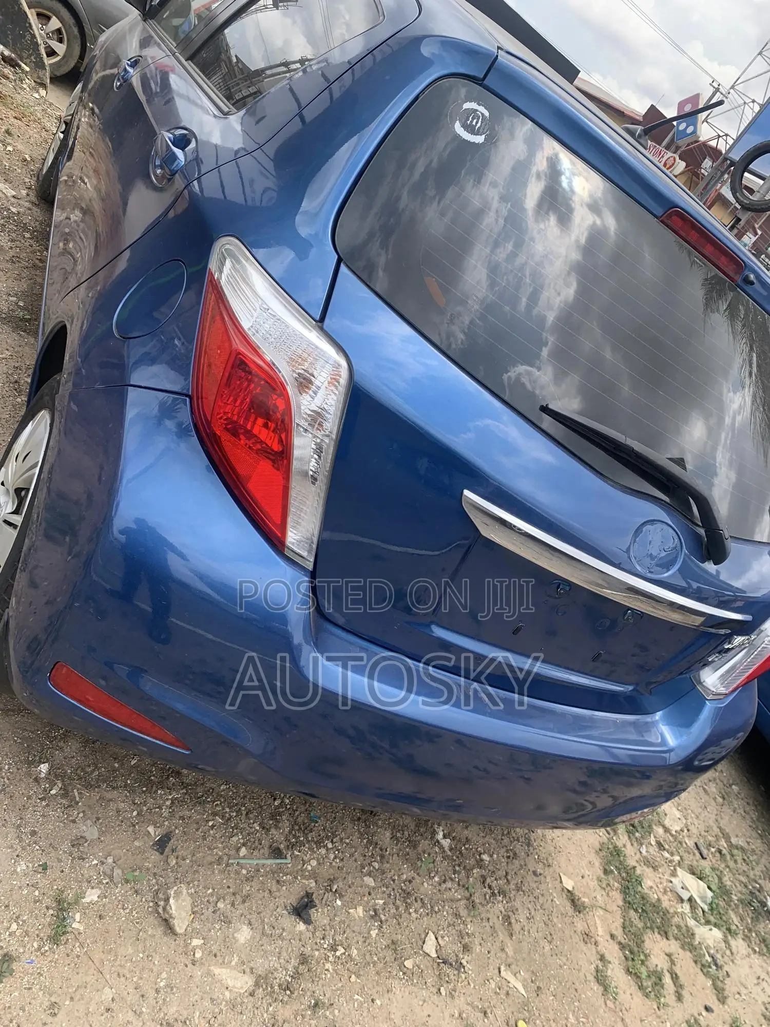 Toyota Yaris 2012 Blue