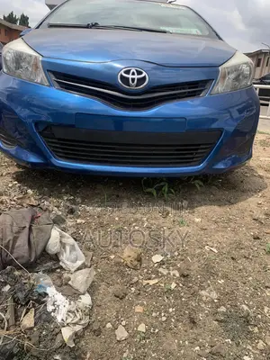 Toyota Yaris 2012 Blue