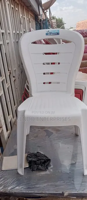 Photo - Plastic White Chair De-Mighty