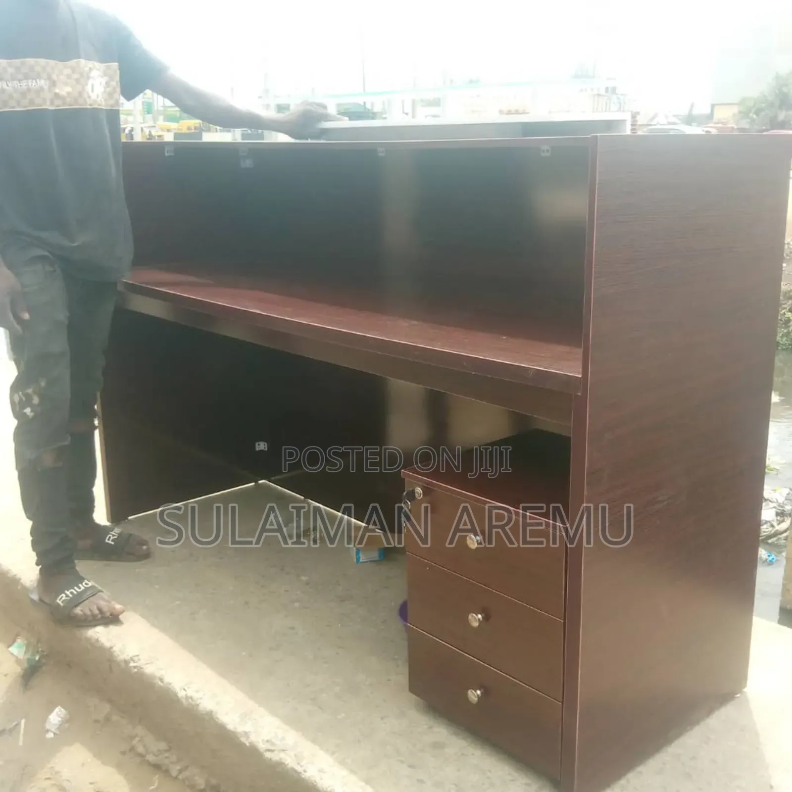 Quality Reception Table With Mobile Drawer