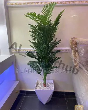 Modern Foreign-Inspired Flower Vase