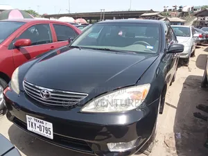 Photo - Toyota Camry 2005 Black
