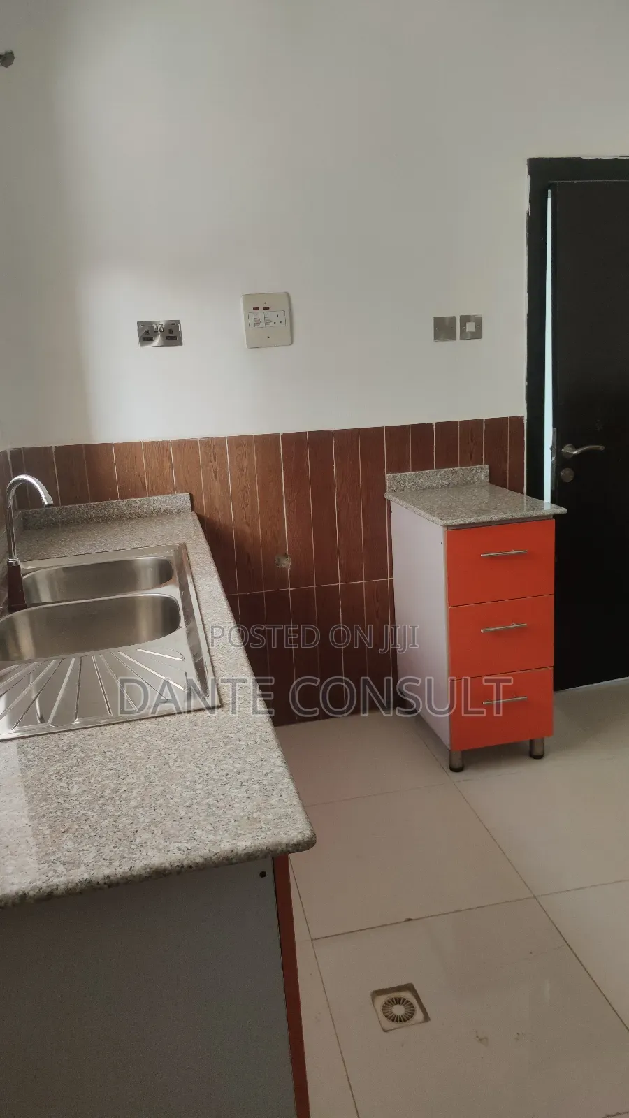 3bdrm Block of Flats in Lokogoma for sale