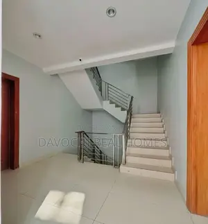 3bdrm Apartment in Lekki Phase1 for rent