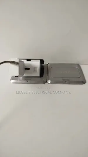 Floor/Desktop Socket With 13amps and Data Port Outlet