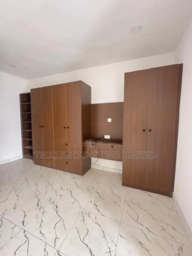 3bdrm Duplex in Chevron for sale