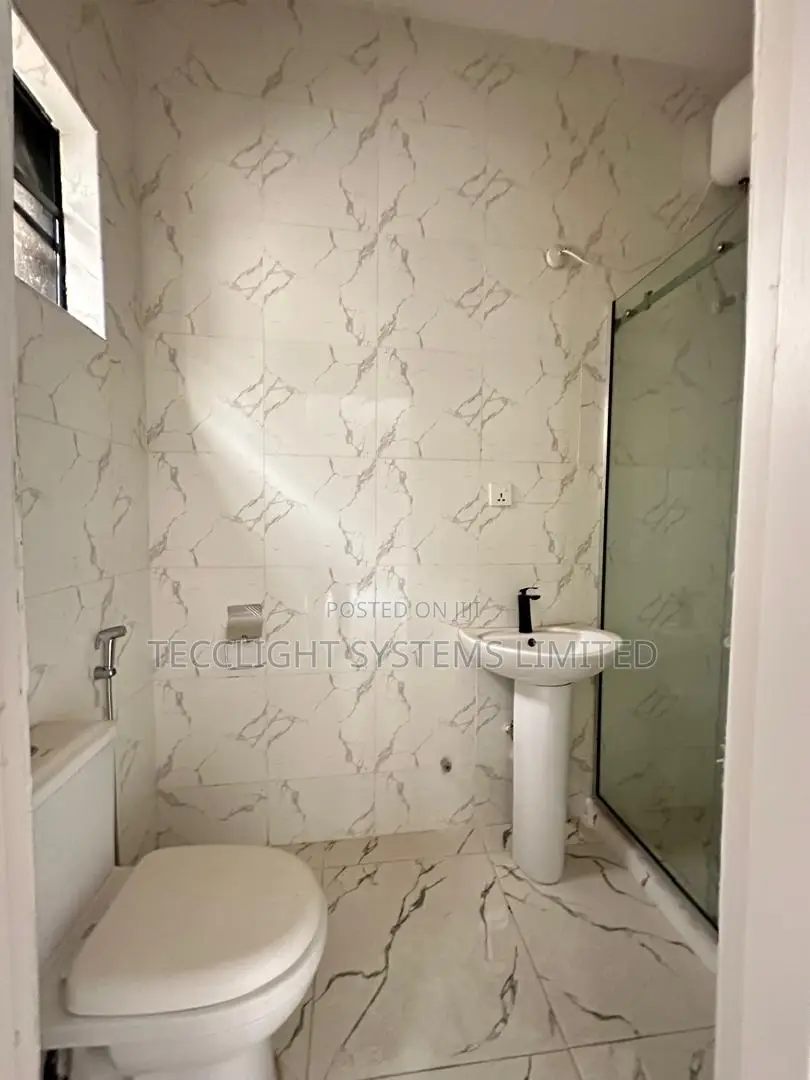 3bdrm Duplex in Chevron for sale