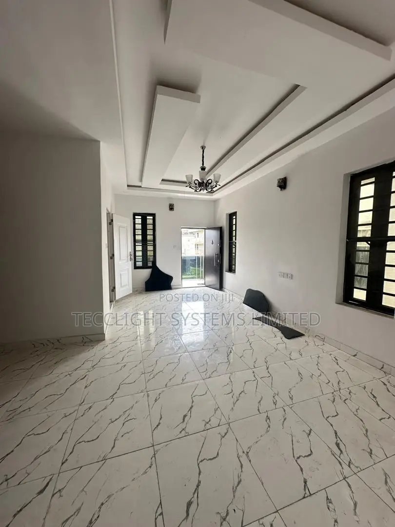 3bdrm Duplex in Chevron for sale