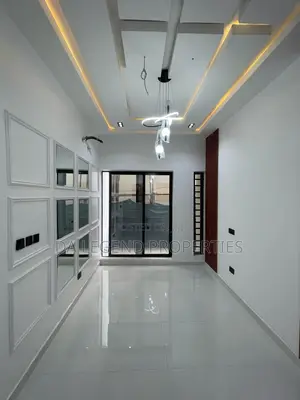 4bdrm Duplex in Chevron for sale