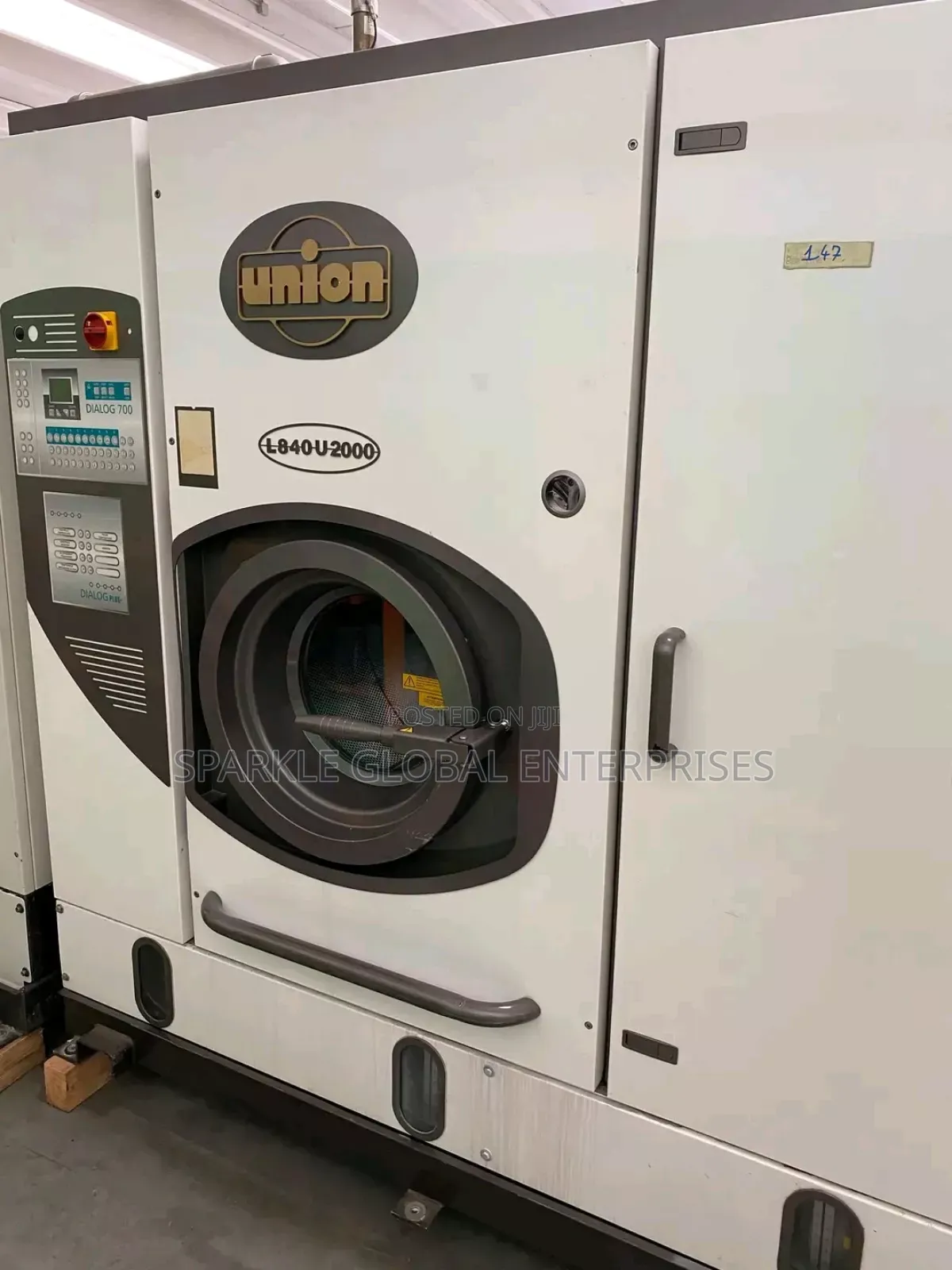 Dry Cleaning Machine