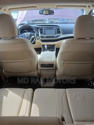 Toyota Highlander XLE 4x2 V6 (3.5L 6cyl 8A) 2018 Red