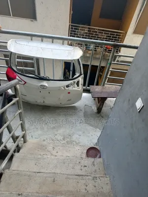 Toyota Rav4 2014 Model Empty Booth