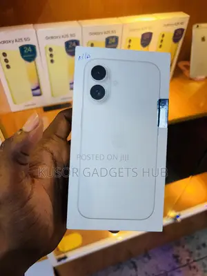 New Apple iPhone 16 128 GB White