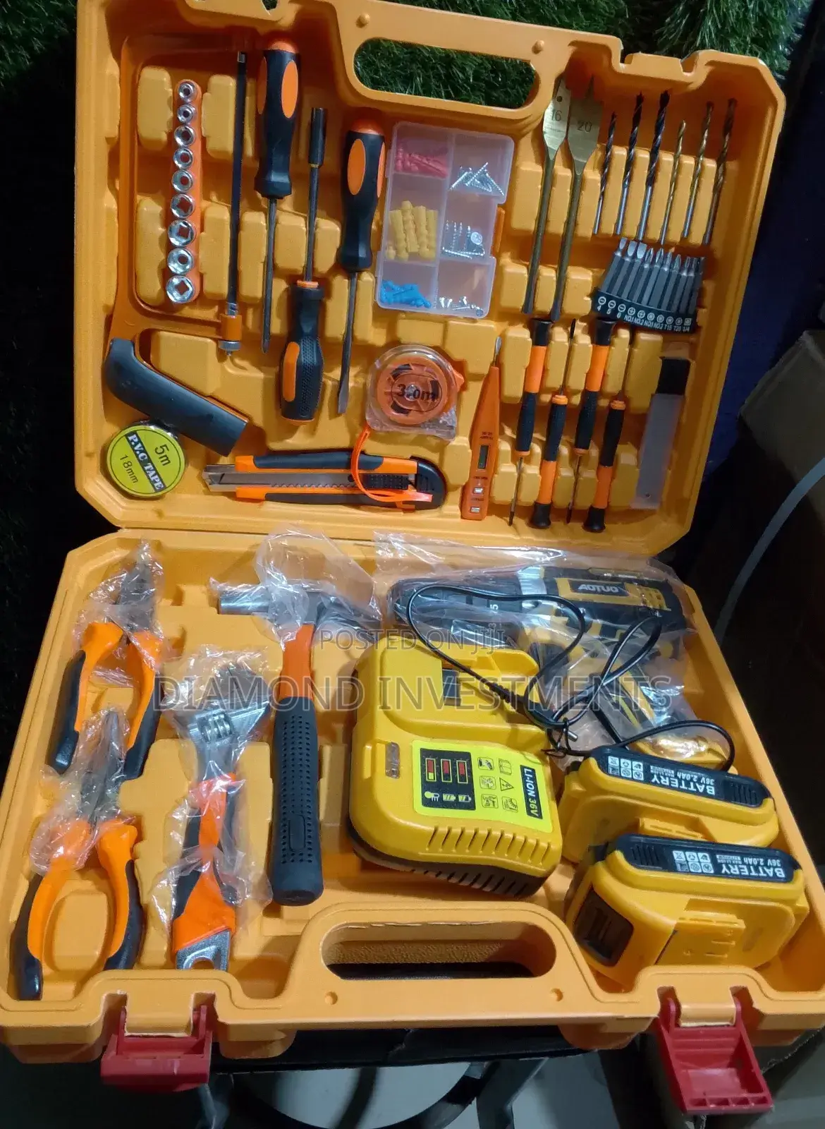 Dewalt Tools Box With Rechargeable Drilling Machine