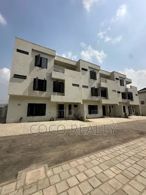 4bdrm Townhouse/Terrace in Jahi for sale