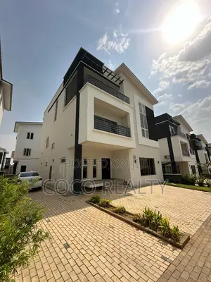 4bdrm Duplex in Life Camp for sale